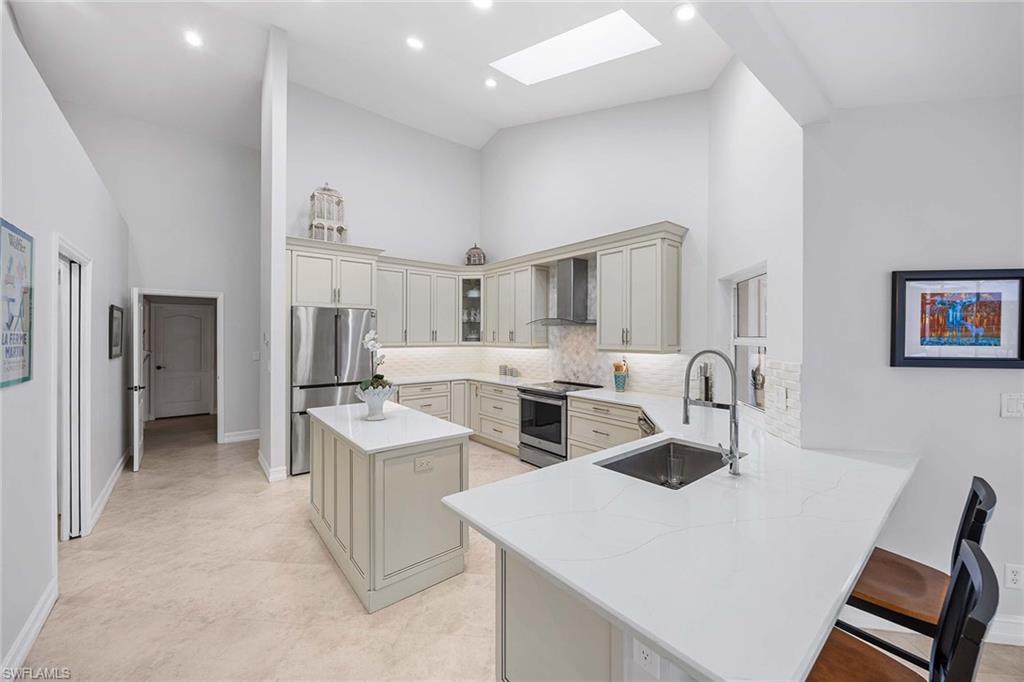 MONTEREY - Residential