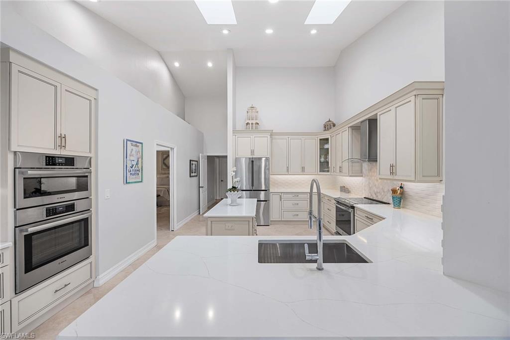 MONTEREY - Residential