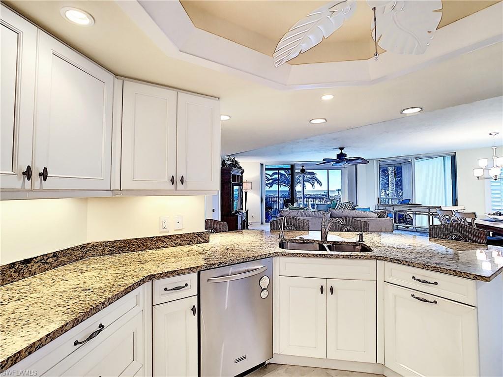 SOMERSET AT THE REEF - Residential