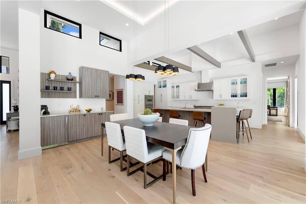 MOORINGS - Residential