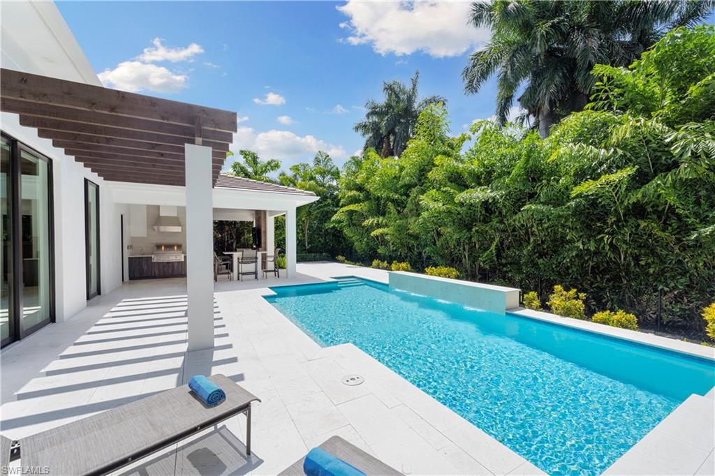 MOORINGS - Residential