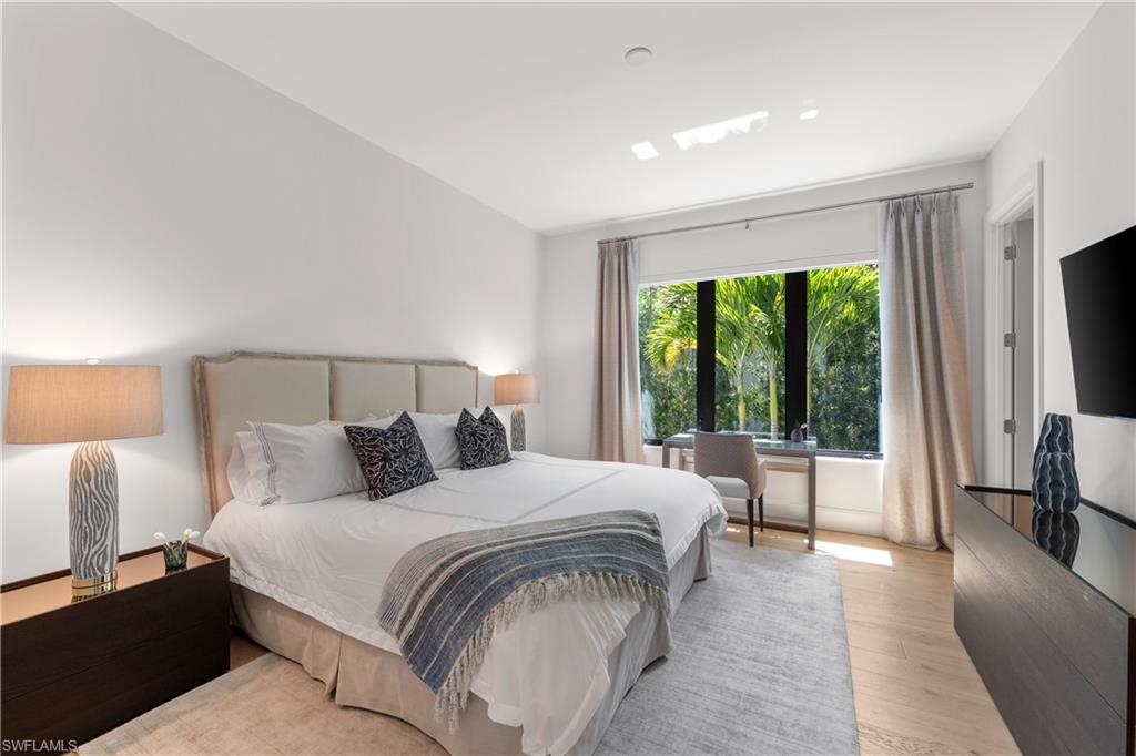 MOORINGS - Residential