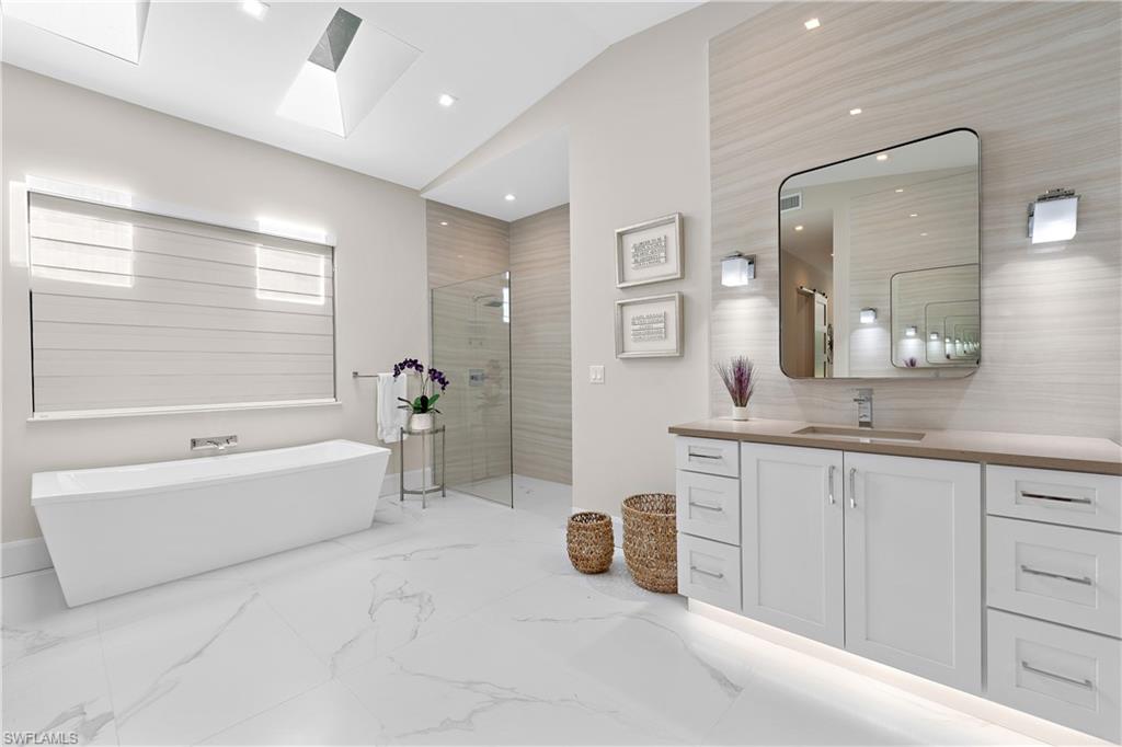 MOORINGS - Residential