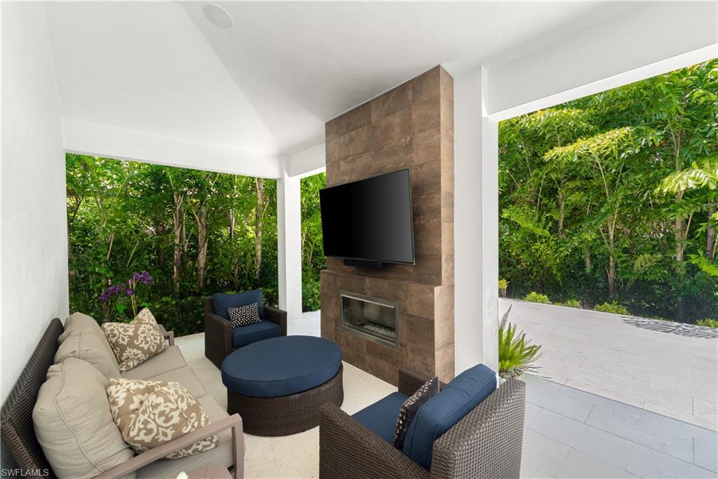 MOORINGS - Residential