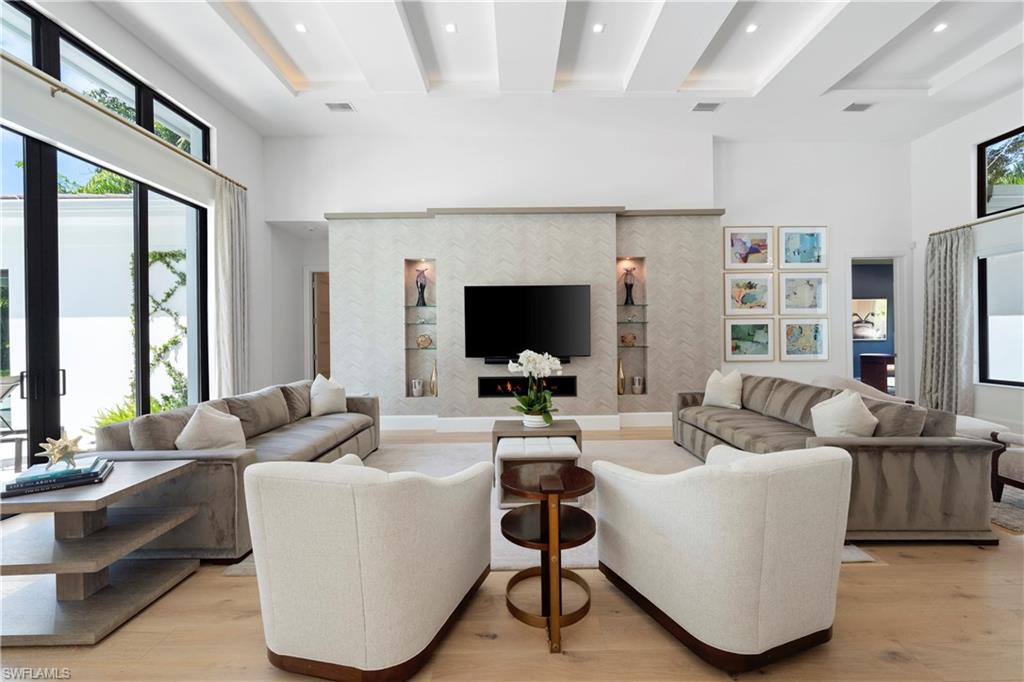 MOORINGS - Residential