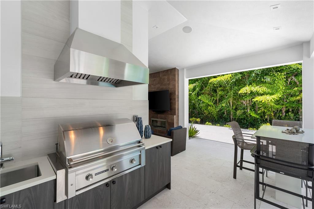 MOORINGS - Residential