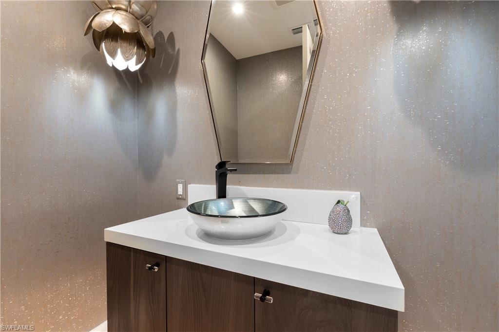 MOORINGS - Residential