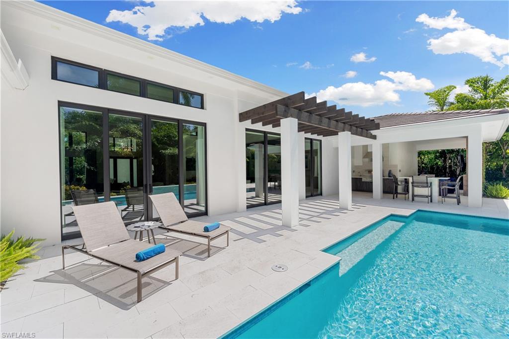 MOORINGS - Residential