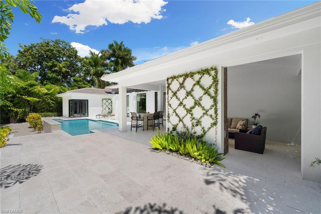 MOORINGS - Residential