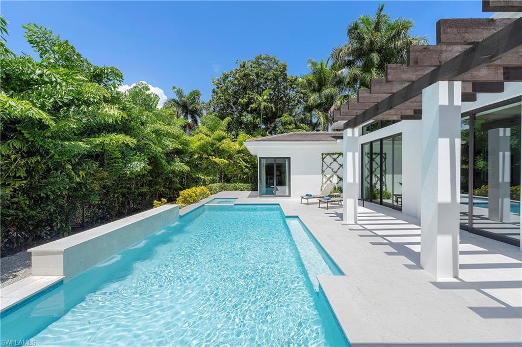 MOORINGS - Residential