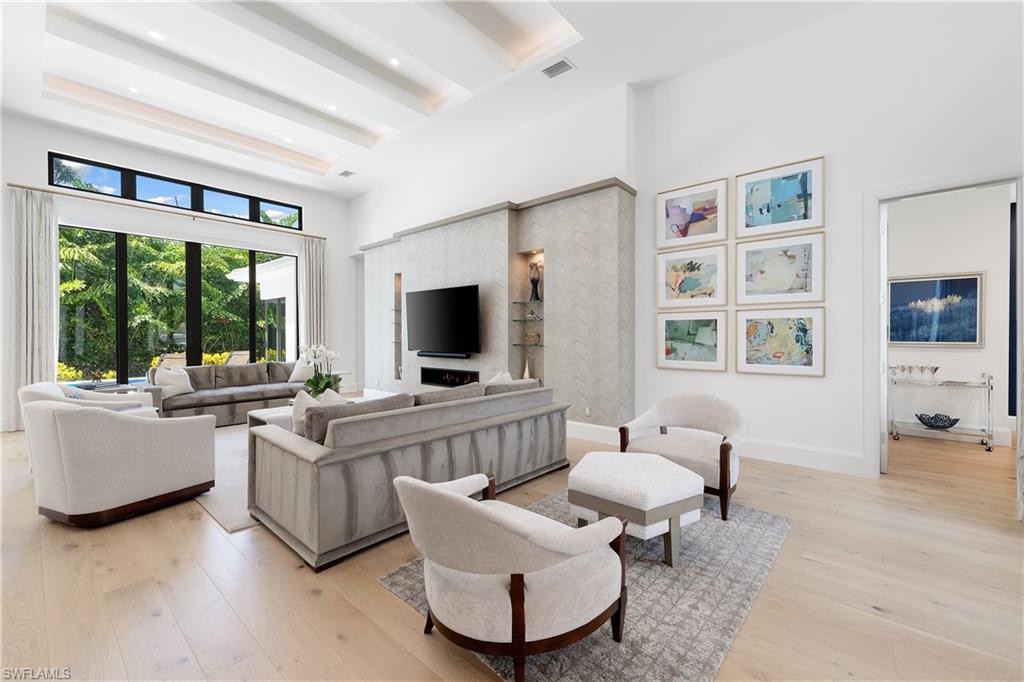 MOORINGS - Residential