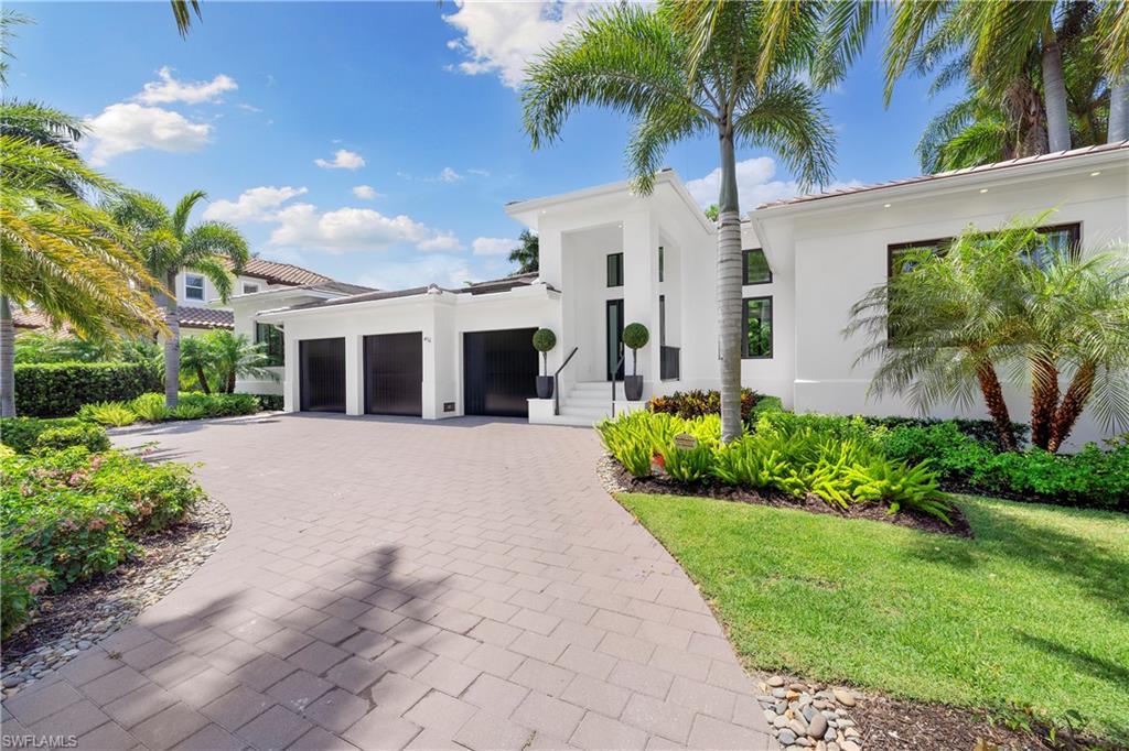 MOORINGS - Residential