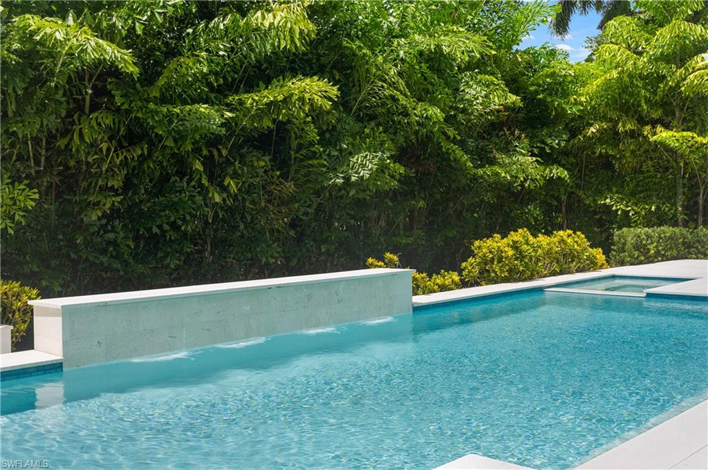 MOORINGS - Residential