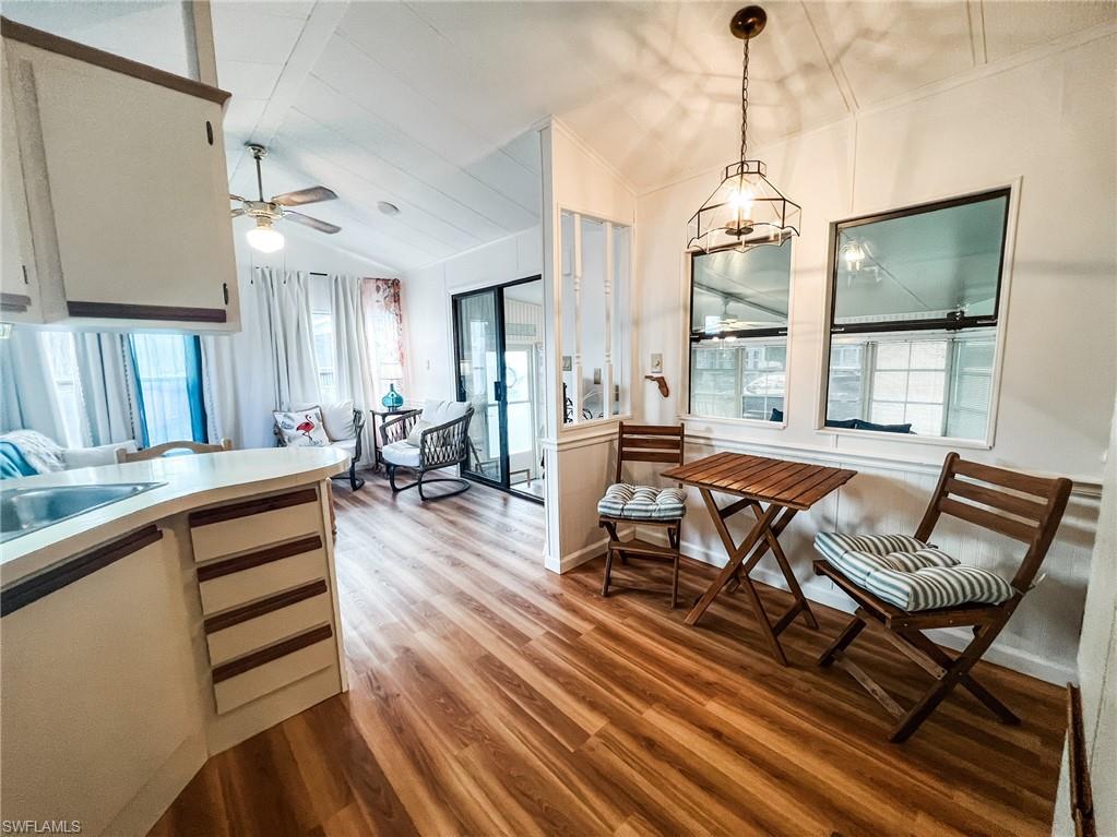 CORKSCREW WOODLANDS - Residential