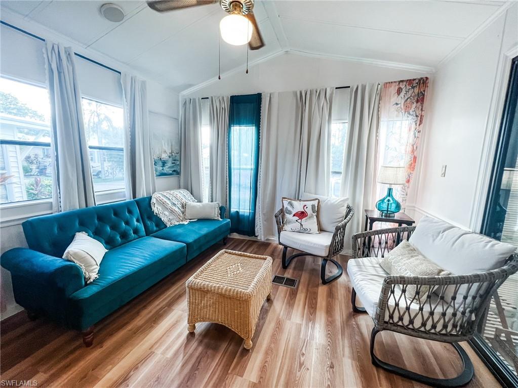 CORKSCREW WOODLANDS - Residential