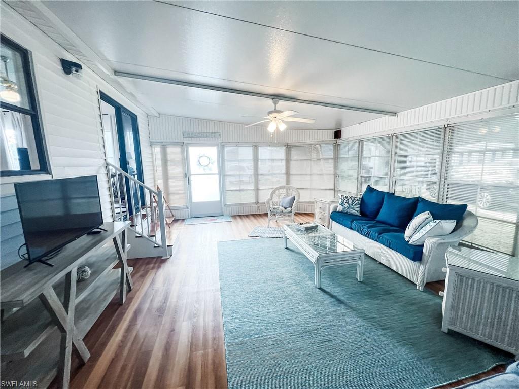 CORKSCREW WOODLANDS - Residential