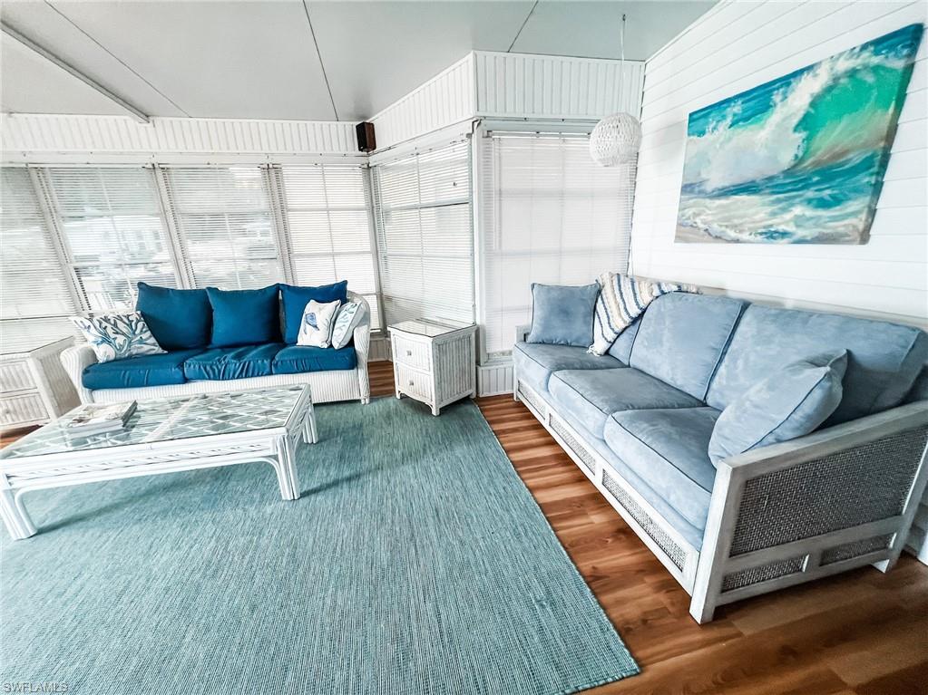 CORKSCREW WOODLANDS - Residential