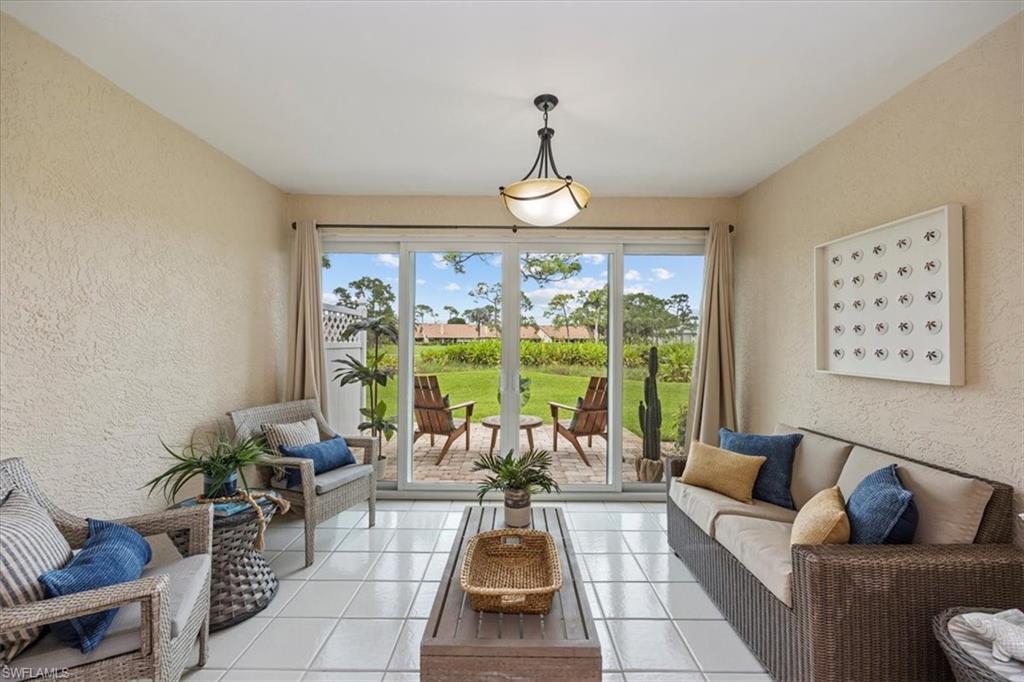 DEERWOOD VILLAS - Residential