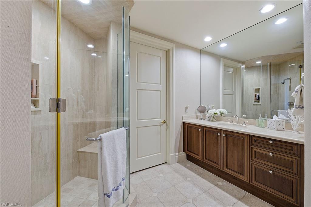 REGENT - Residential