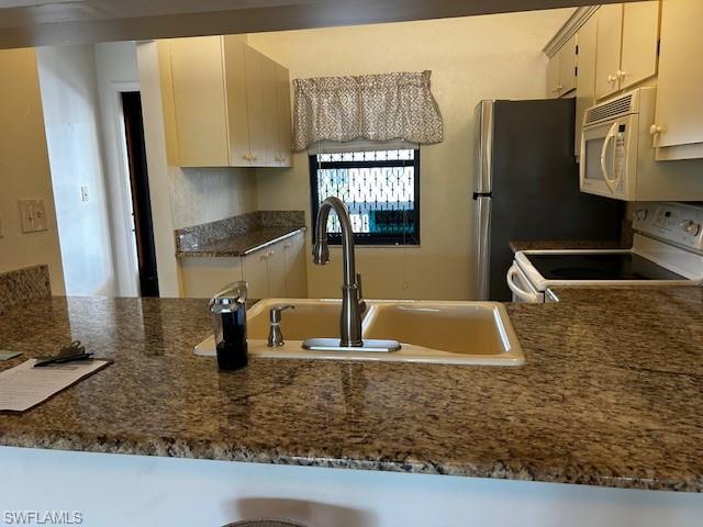 CENTRAL PARK SOUTH CONDOS - Residential Lease