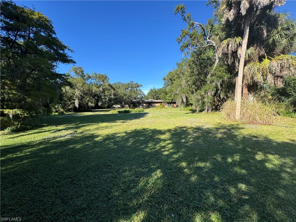 BERTS TROPICAL GARDENS - Residential