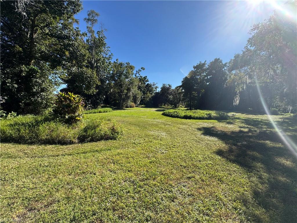 BERTS TROPICAL GARDENS - Residential