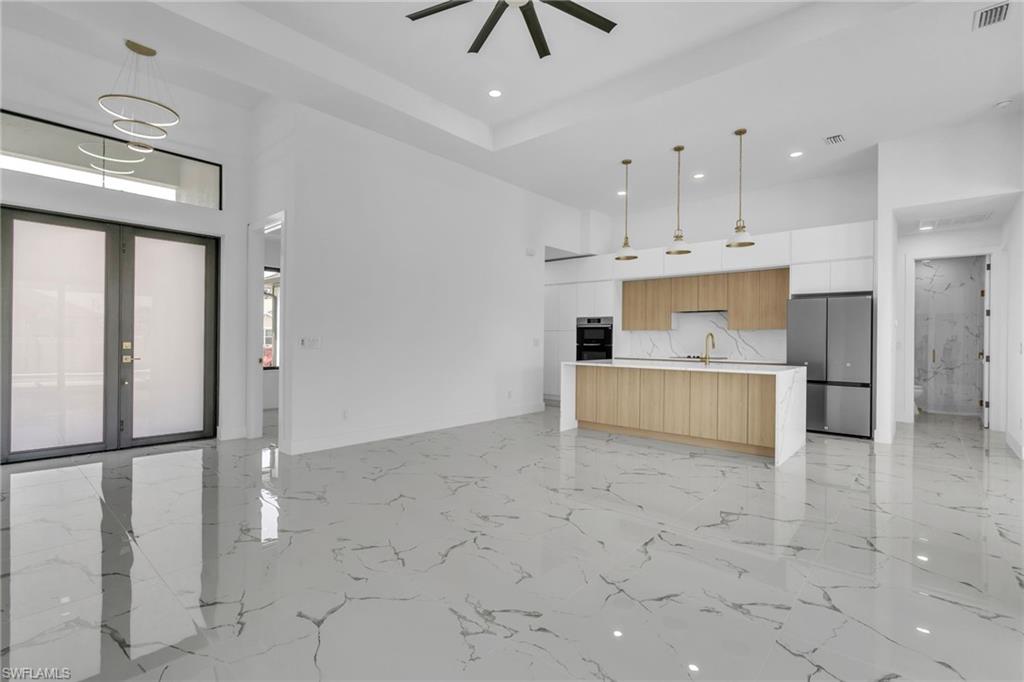 834 NW 2nd ST