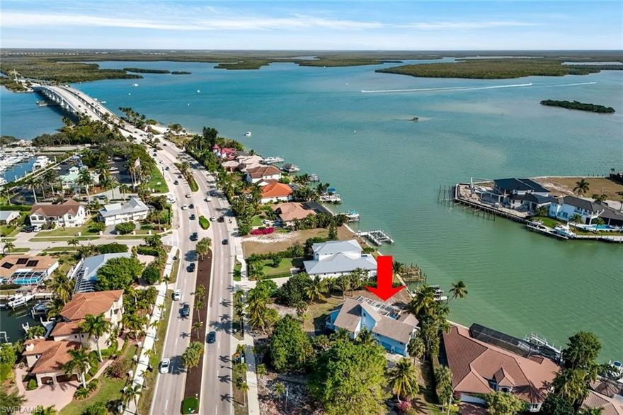 Don't miss this incredible opportunity to own a rare extra-large lot in a prime location to build your dream home. Offering direct boating access, fabulous river and long views, just a couple minutes to the Marco River. A perfect setting for your dream home-ideal for the avid boaters and fisherman.