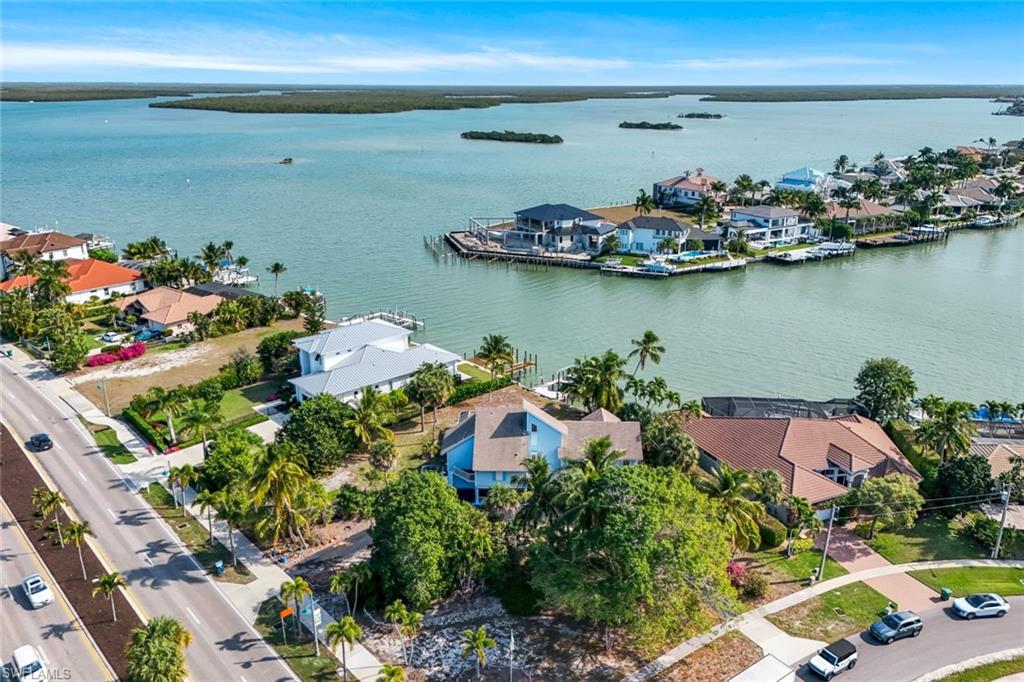 MARCO BEACH - Residential