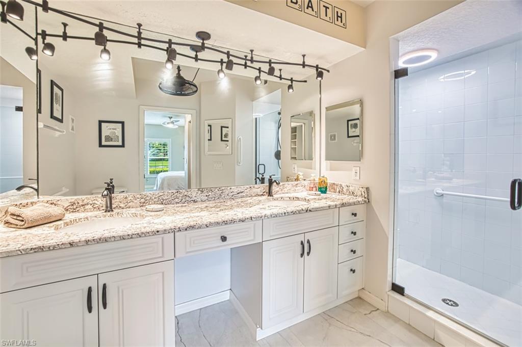 LIGHTHOUSE BAY - Residential