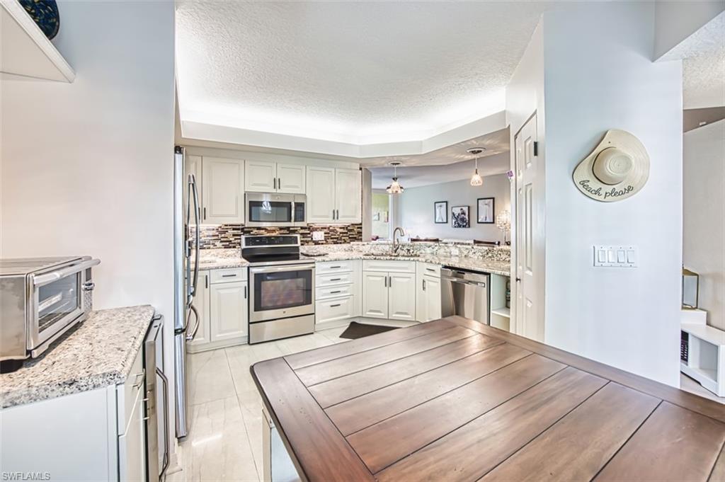 LIGHTHOUSE BAY - Residential