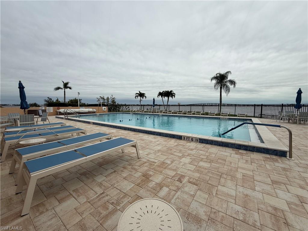 RIVER TOWERS CONDO - Residential Lease