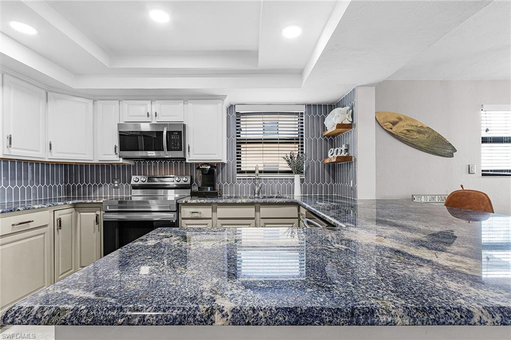 RIVER TOWERS CONDO - Residential Lease