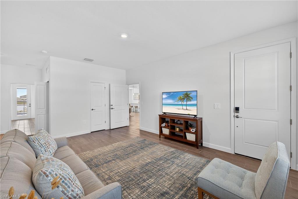 TUCKERS COVE - Residential