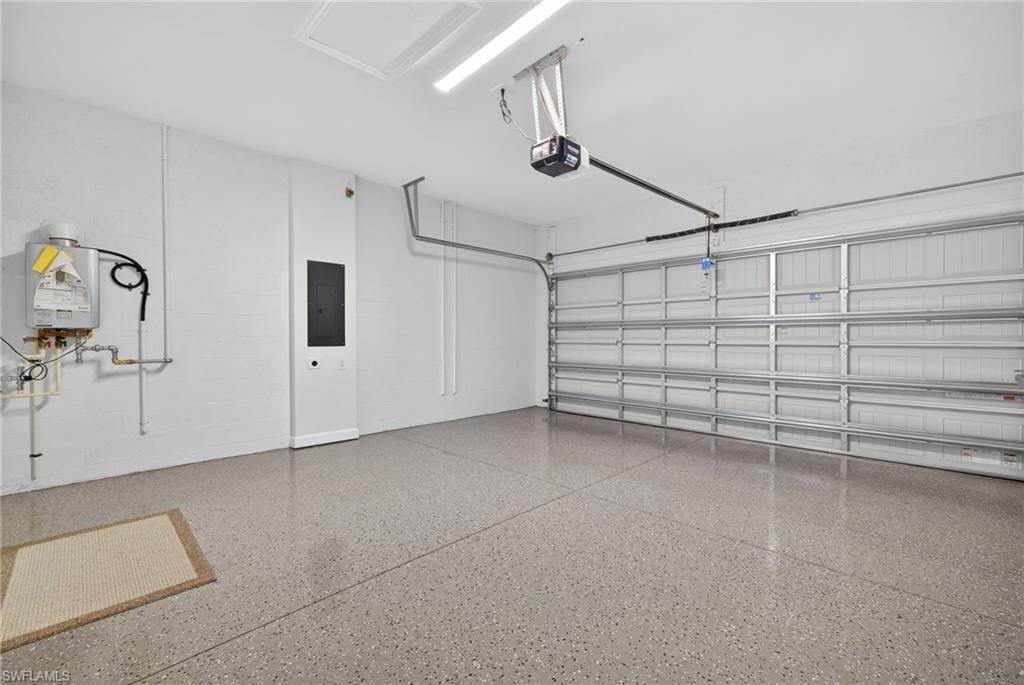 TUCKERS COVE - Residential