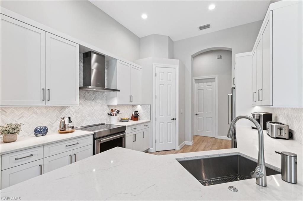 MUSTANG ISLAND - Residential