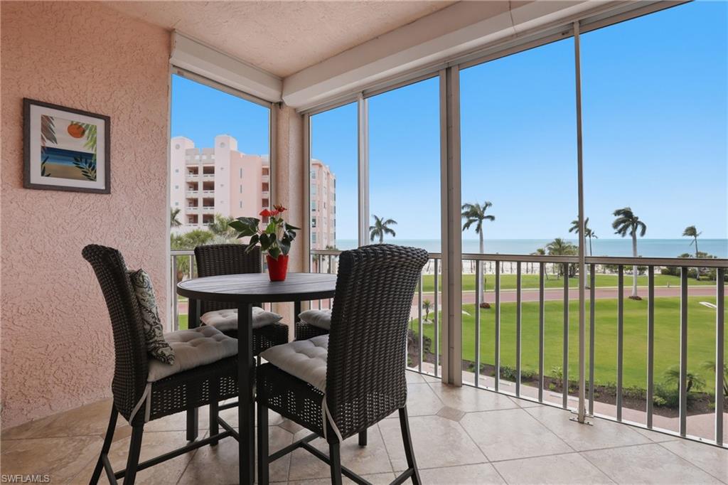 BAREFOOT BEACH CLUB - Residential