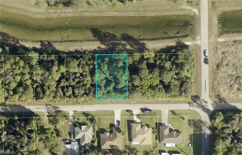 937 Asther St E, Lehigh Acres, FL 33974 - #: 224056394