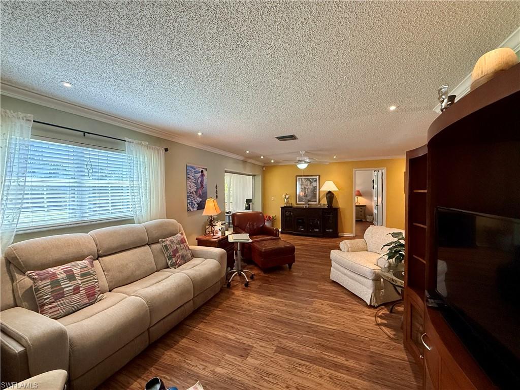 MYERLEE ESQUIRE COURTS CONDO - Residential