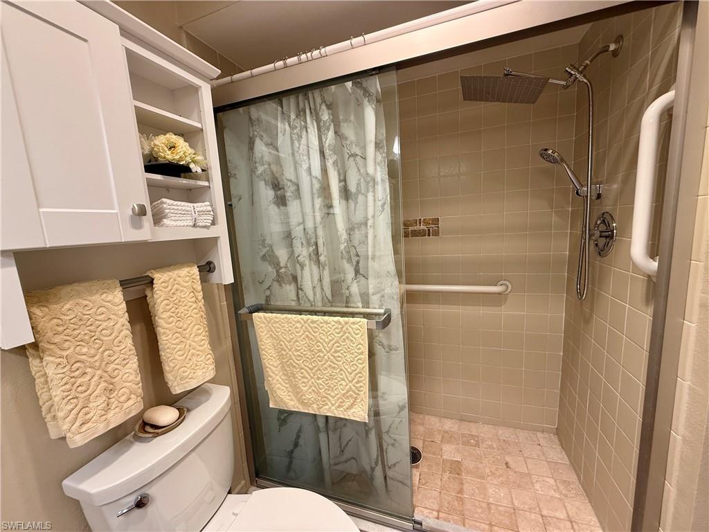 MYERLEE ESQUIRE COURTS CONDO - Residential