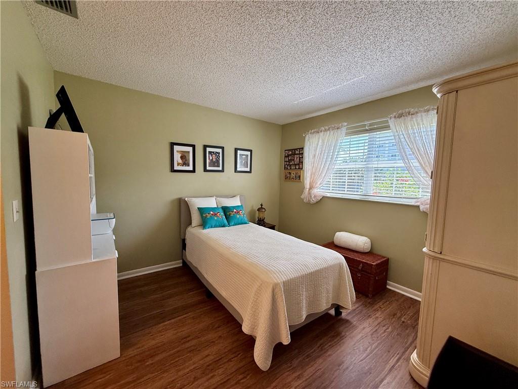 MYERLEE ESQUIRE COURTS CONDO - Residential