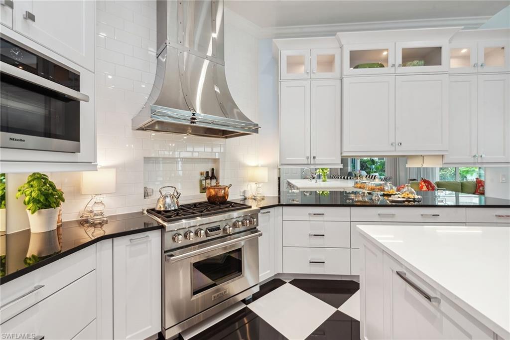 MAHOGANY BEND - Residential