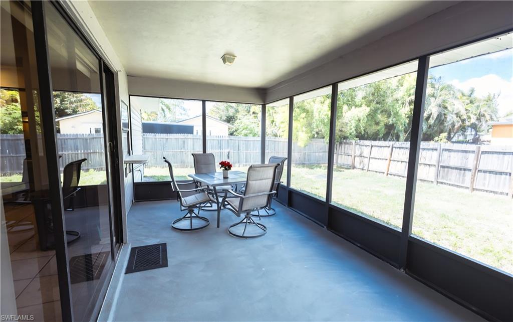 SAN CARLOS PARK - Residential