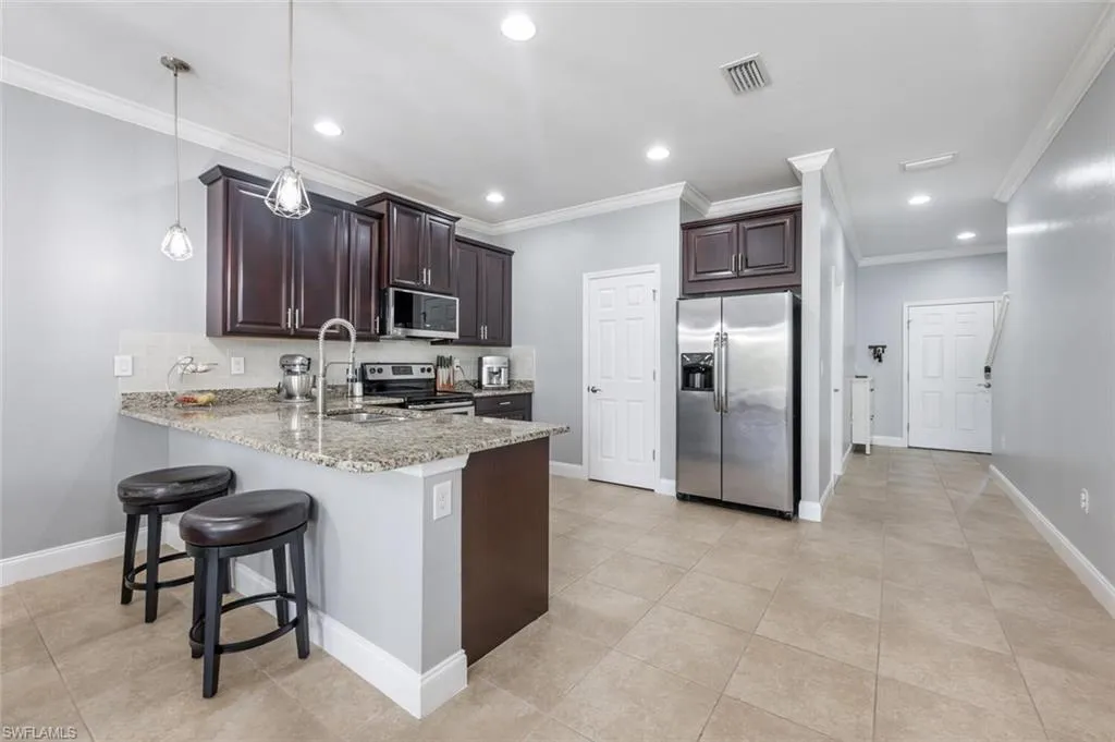 Bonita Springs, Florida 34135, United States, 2 Bedrooms Bedrooms, ,3 BathroomsBathrooms,Residential,Contingent,30800