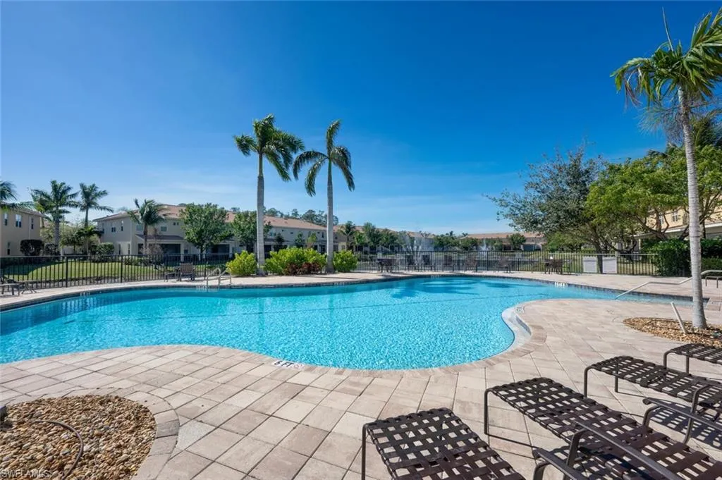 Bonita Springs, Florida 34135, United States, 2 Bedrooms Bedrooms, ,3 BathroomsBathrooms,Residential,Contingent,30800