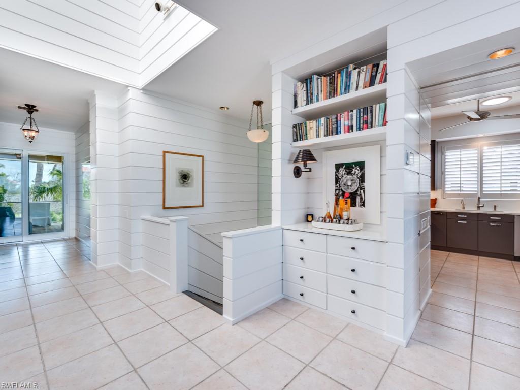 HIDEAWAY BEACH - Residential