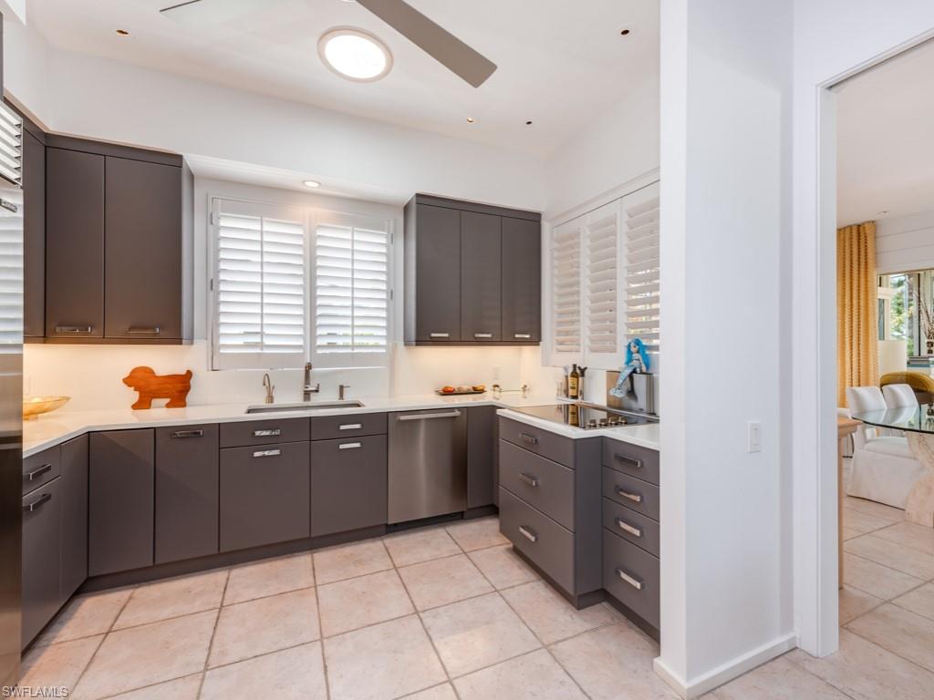 HIDEAWAY BEACH - Residential