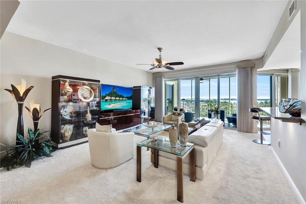 6021 Silver King BLVD 305