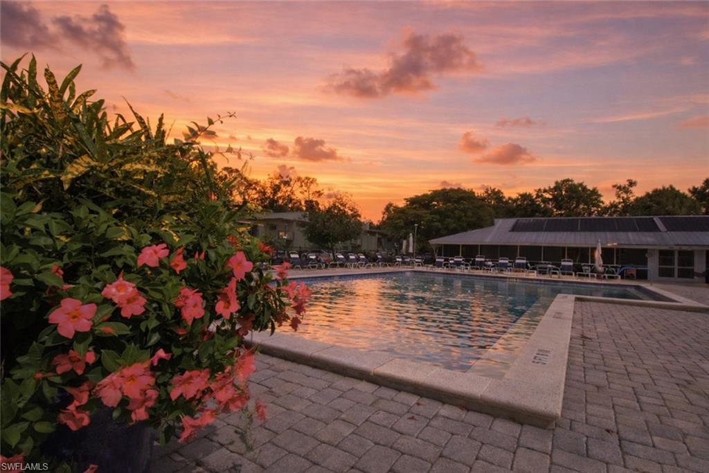 HIDDEN GARDENS - Residential