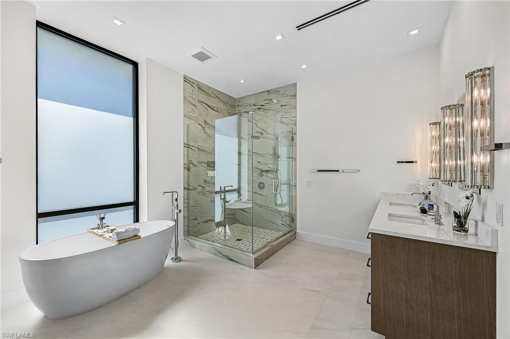 VENETIAN GARDENS - Residential